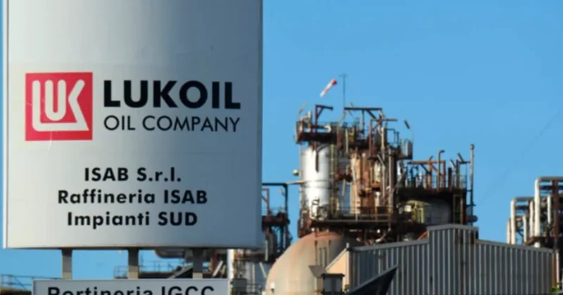 Politico: Болгария хочет избежать санкций США против Лукойла