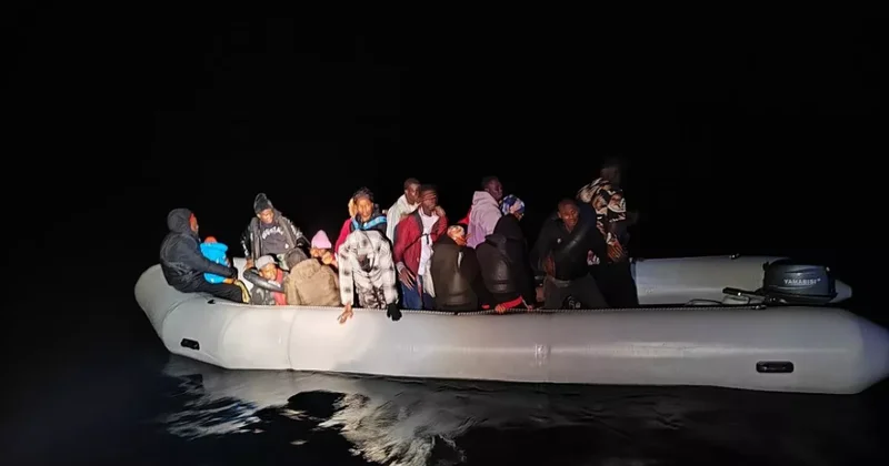 У побережья Измира пойманы десятки нелегальных мигрантов