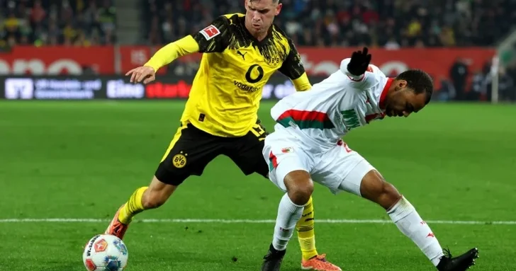Дортмундская Боруссия победила Аугсбург в матче 9 го тура Бундеслиги