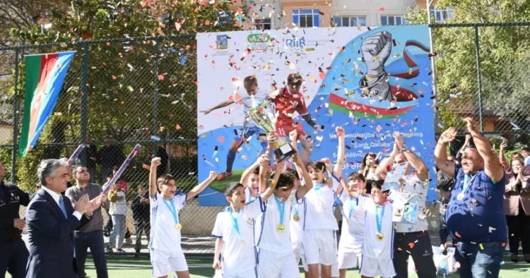 Bakının abad məhəllələrində minifutbol yarışları başa çatıb