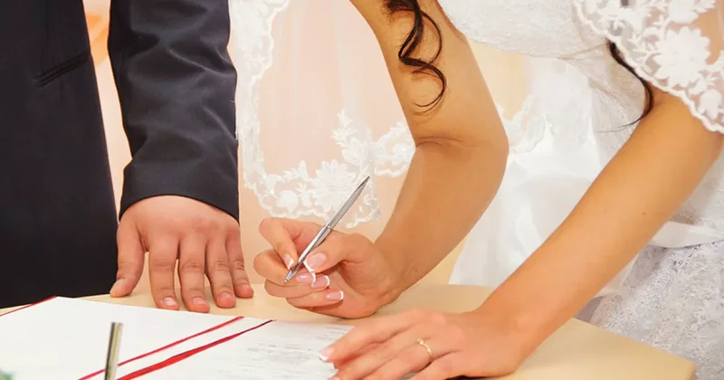 Минюст Словакии предлагает аннулировать браки сменившим пол гражданам