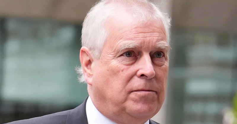 Экс принцу помогут деньгами