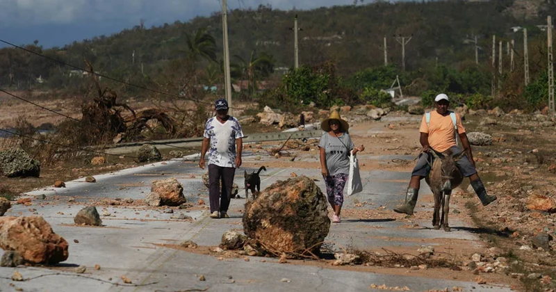 174 il sonra “Melissa” ziyan vurdu... Fotolar