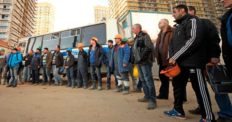 Тысячи мигрантов выдворят из Москвы