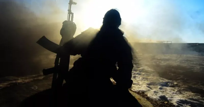 В России совершивший тяжкие преступления военный сбежал из части