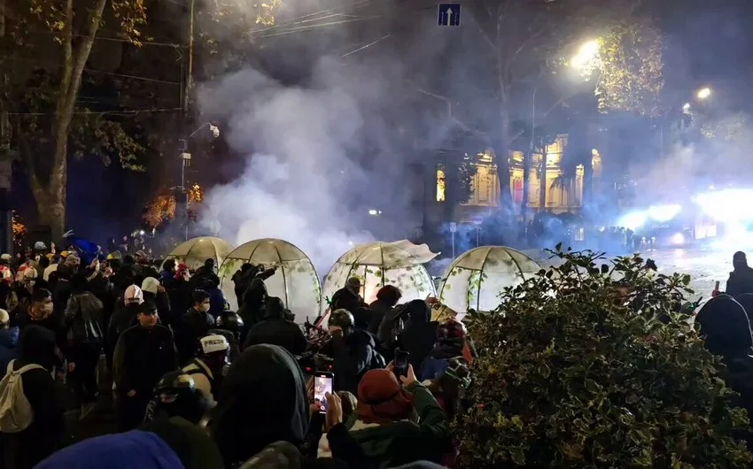 Tbilisidə keçirilən aksiyada polis 50 nəfəri saxladı Azərbaycanda özəl xəbərlər, araşdırmalar, təhlillər və müsahibələrin tək ünvanı