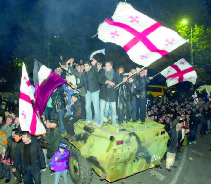 Qərb Gürcüstanı inadla xaosa sürükləyir