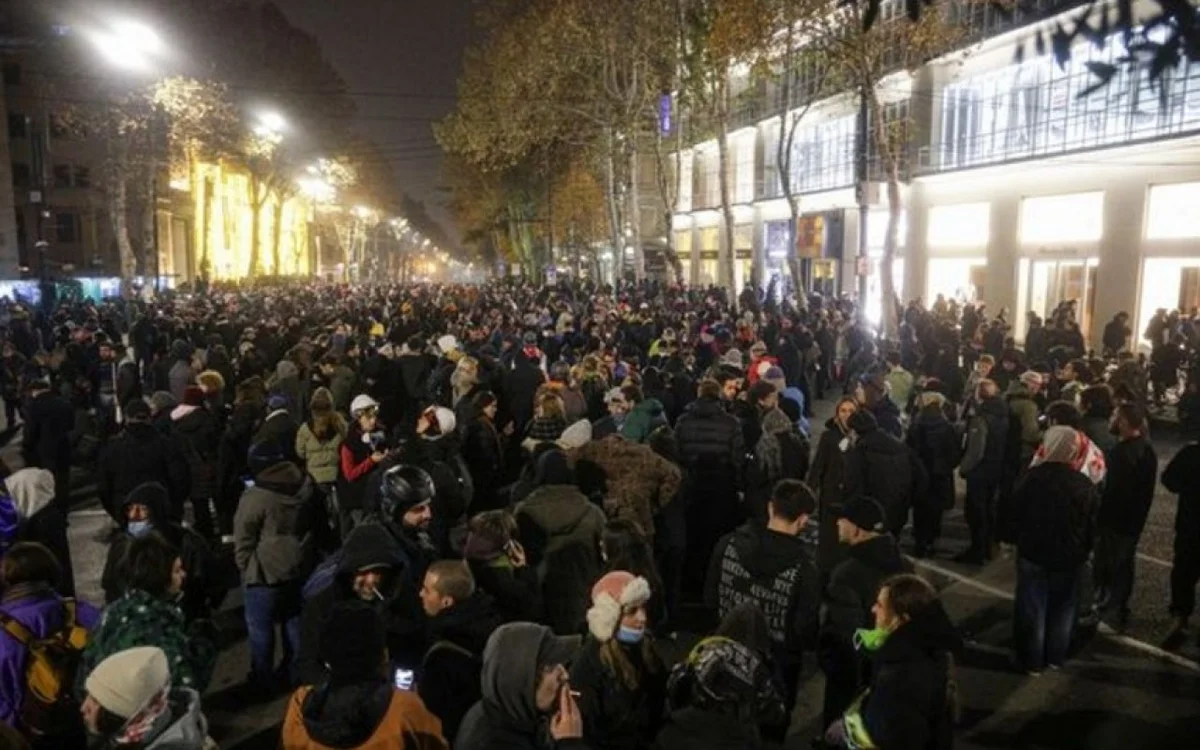 Tbilisidə keçirilən aksiyada polis 50 nəfəri saxlayıb YENİLƏNİB