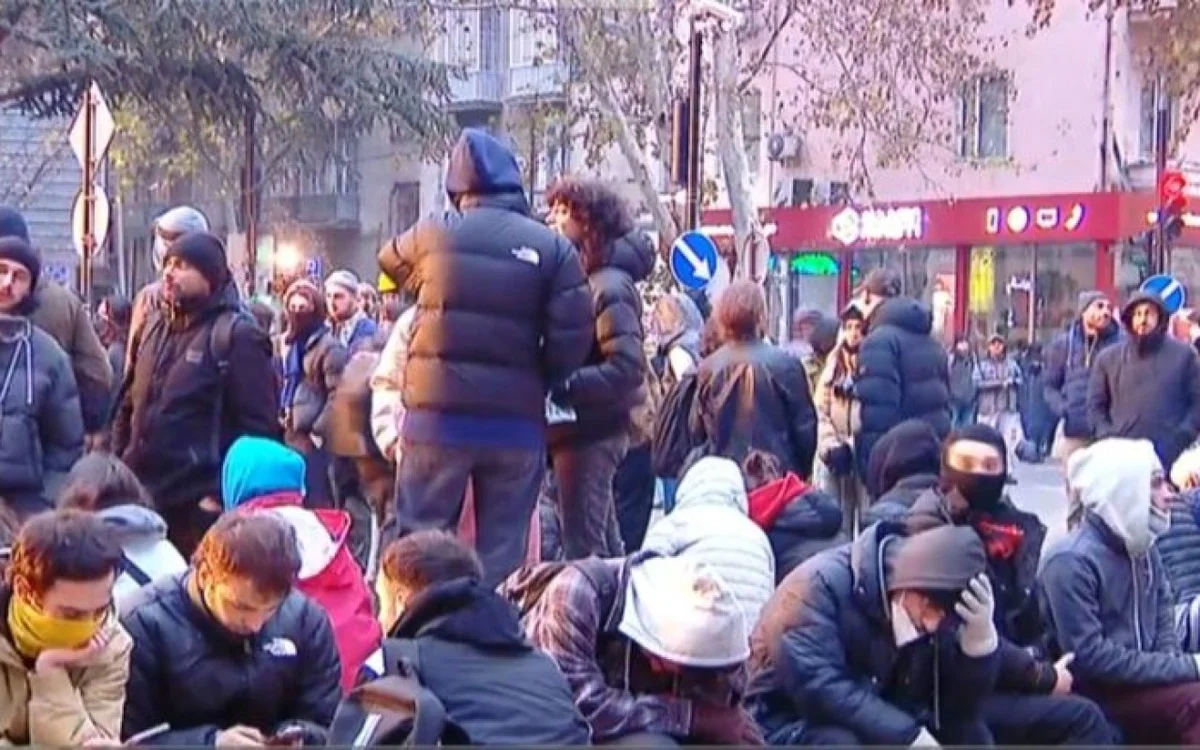 Tbilisidə keçirilən aksiyada polis 50 nəfəri saxlayıb KONKRET