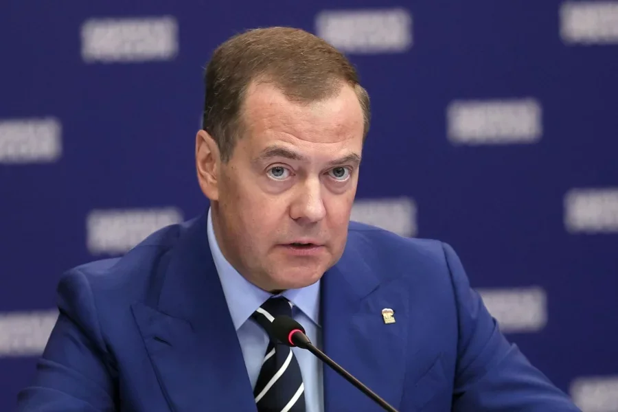 Ukrayna ilə bağlı qərar verildi: indi xoşbəxtsiniz? Medvedev