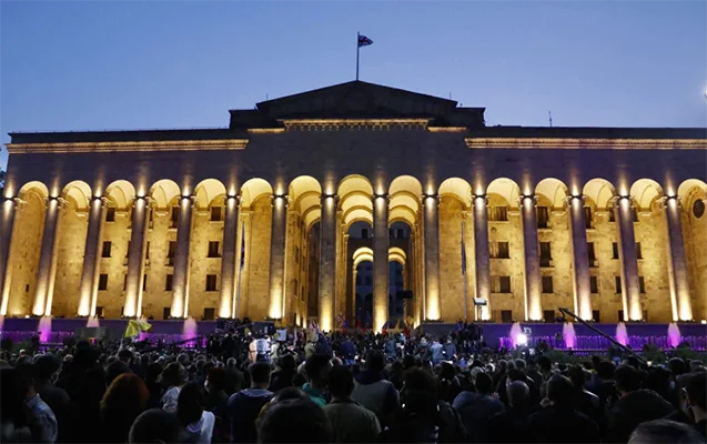 Papuaşvili parlament binasına dəyən zərərdən danışdı Yeni Çağ Media