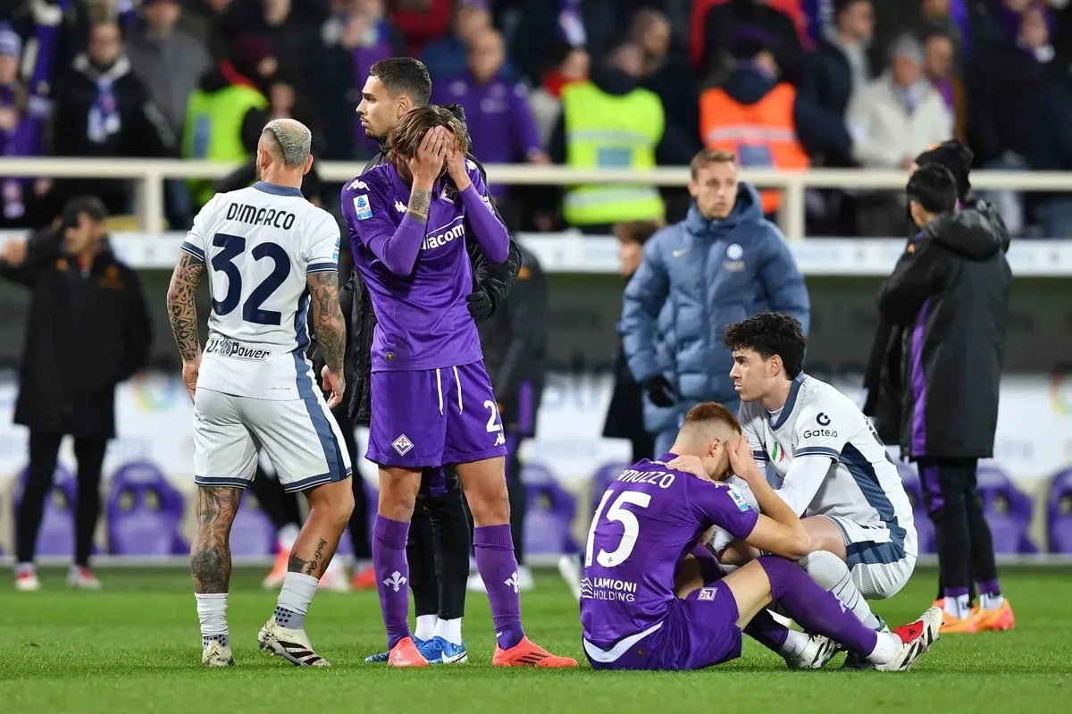 Fiorentinaİnter oyunu təxirə salındı: Futbolçunun matç zamanı ürəyi getdi