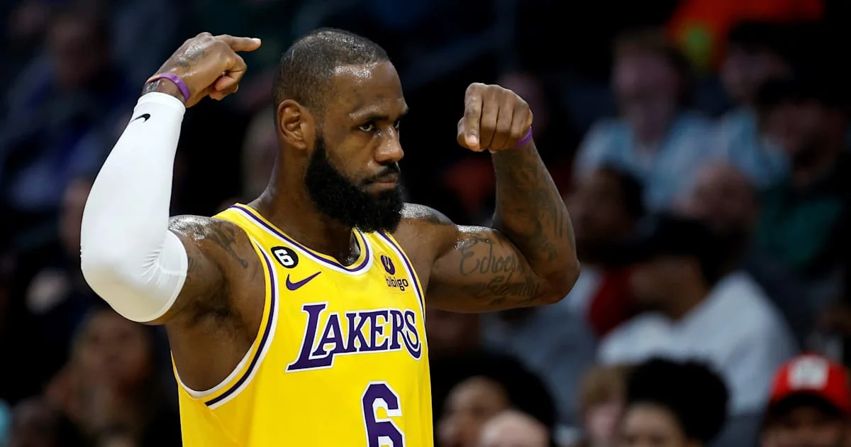 Lebron 1505ci oyunda çıxdı, rekordçu oldu