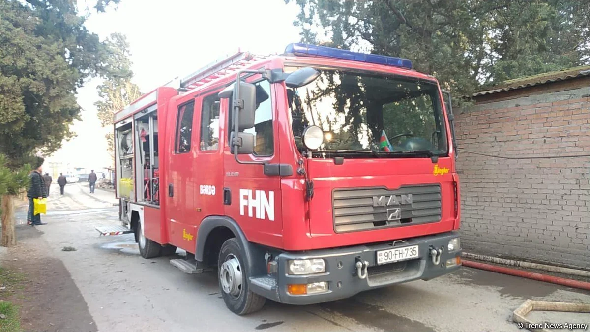 Bakıda çoxmərtəbəli yaşayış binasında yanğın olub