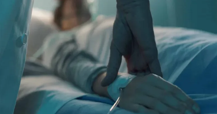 Maştağada maşın vuran piyada öldü