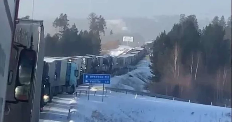 Rusiyada 85 km lik tıxac var 22 saatdır davam edir VİDEO