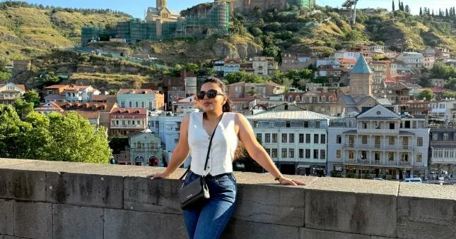 Bir ölkəyə aşiq oldum Aynur Ədil yazır