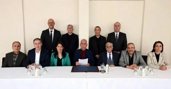 PKK Türkiyə ilə sülh danışıqlarını dayandırır