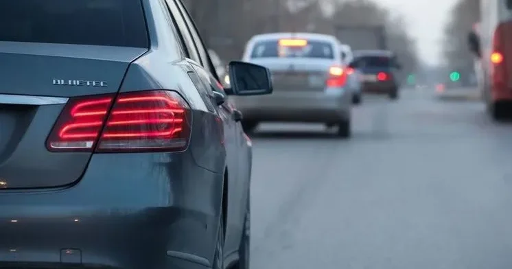 Niyə bütün ölkələrdə sağ tərəfli hərəkət yoxdur?