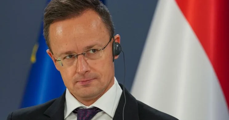 Сийярто: Венгрия не позволит ЕС ввести санкции против руководства Грузии