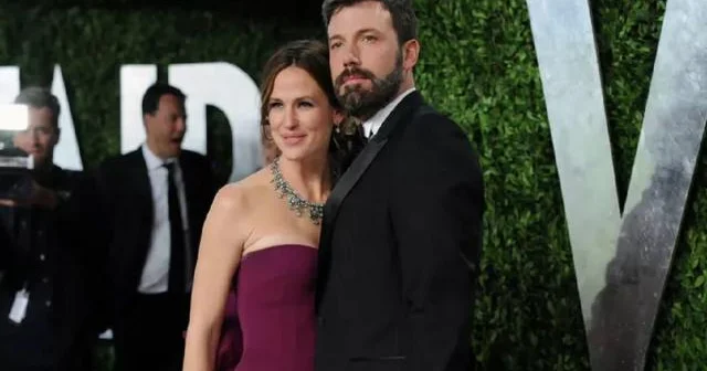 Affleck Şükranlıq gününü uşaqları və keçmiş həyat yoldaşı ilə keçirdi...