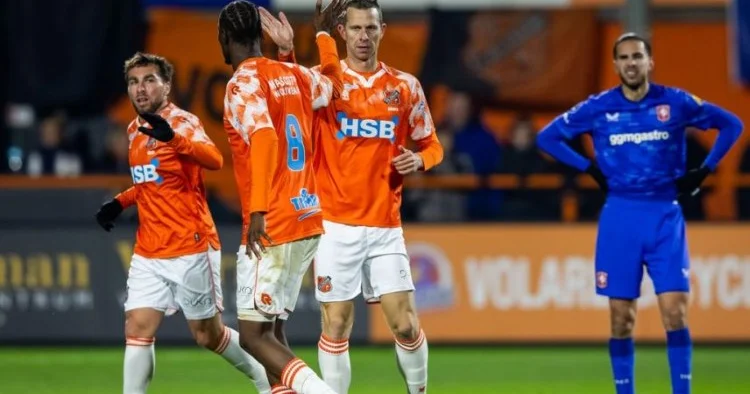 PSV Ozancanın komandasını darmadağın etdi