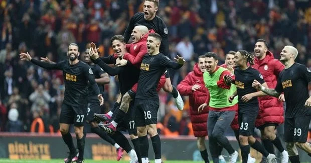 “Fənərbağça” “Qalatasaray” oyununda qalib müəyyənləşmədi