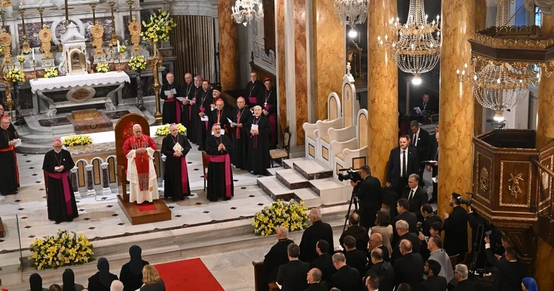 Roma Papası Türkiyədə ikən bir ilk yaşandı Pərdəarxasında o var imiş