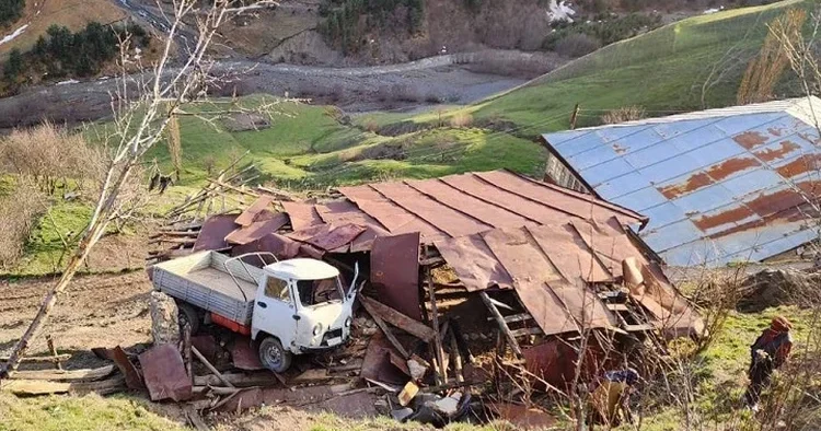 В Дагестане УАЗ с подростками сорвался с обрыва: один погиб, трое ранены