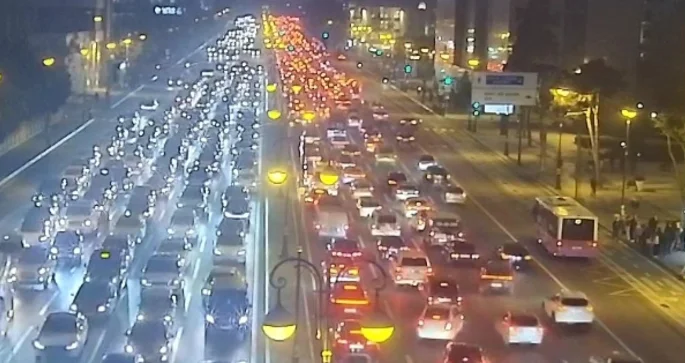 Paytaxtda sıxlıq olan küçələrin SİYAHISI