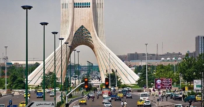 Tehranda həyəcan təbili ÇALINIR: Məktəblər və dövlət müəssisələri bağlanır