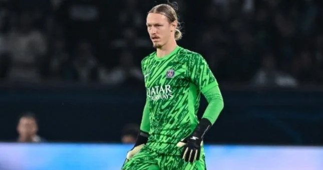 Safonov PSJ də debüt matçına çıxacaq