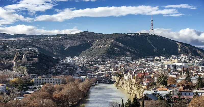 Tbilisidə görüş: “Yenə nifrət motivli yazılar dərc ediləcəksə, bunun sonu faciədir”