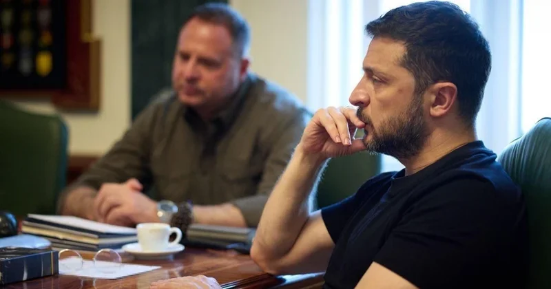 Ермак устроил Зеленскому истерику перед увольнением Minval Politika