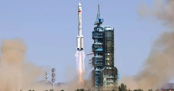 Çinin kosmik gəmisi Yerə pilotsuz qayıdacaq