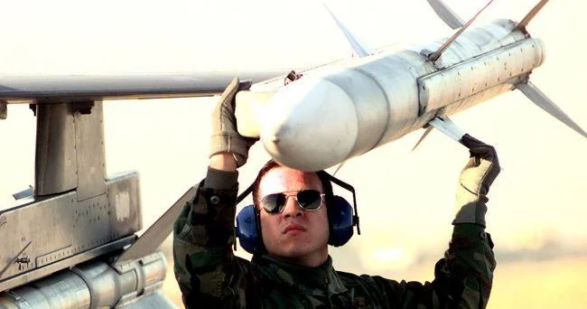 “Aİ ölkələri ABŞ ı qoşunlarını Avropadan çıxarmamağa inandırmağa çalışır”