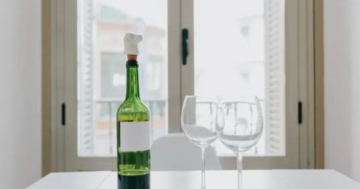 Açılmış şərabı necə saxlamaq olar?