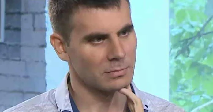 Putinə baxanda xəstə bir qoca görürəm