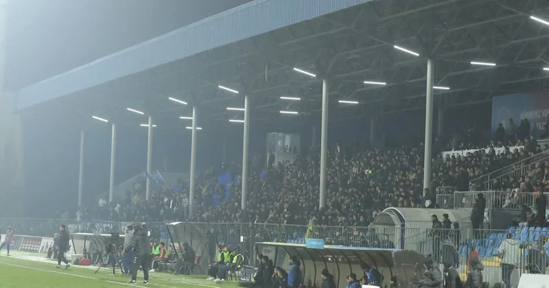 Premyer Liqa: Bir oyunda 4500, bir oyunda 350 azarkeş İdmanXəbər