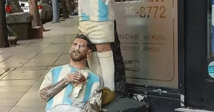 Скульптуру Месси в городе Мар дель Плата сломали в очередной раз