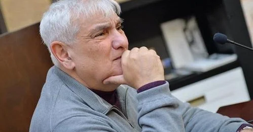 Heç kim yaşamaq istədiyi həyatı yaşamır