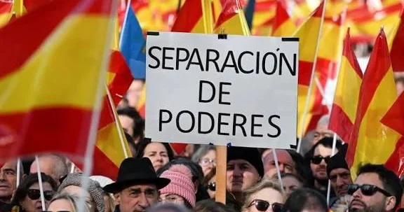 İspaniyada on minlərlə insanın iştirakı ilə mitinq keçirildi