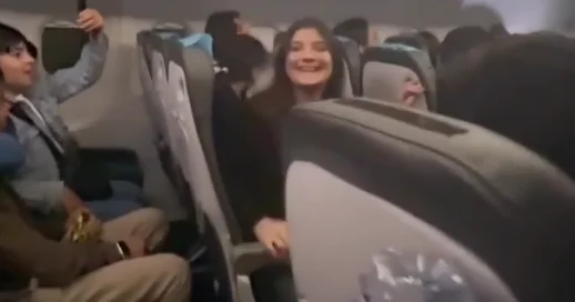 AZAL təyyarəsində şəhid övladlarına böyük ehtiram VİDEO