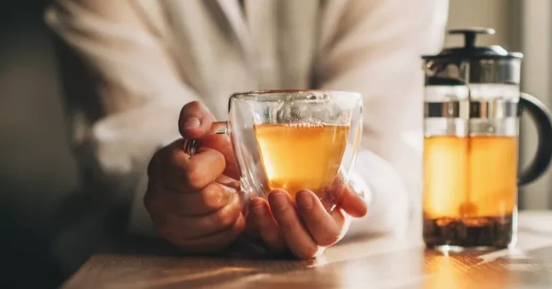 Yeməkdən dərhal sonra çay içmək olmaz Yan təsiri var