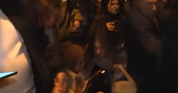 “Gör, qadınlar nə əziyyət çəkir!” Avtobus zolaqları tıxac yaradır? VİDEO