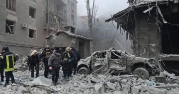 Rusların hücumundan sonra Xarkovda beşmərtəbəli bina necə görünür...