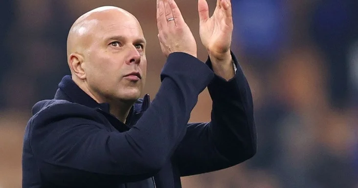 Arne Slot “Liverpul”un Jeremi Frimponqu niyə transfer etdiyini açıqlayıb