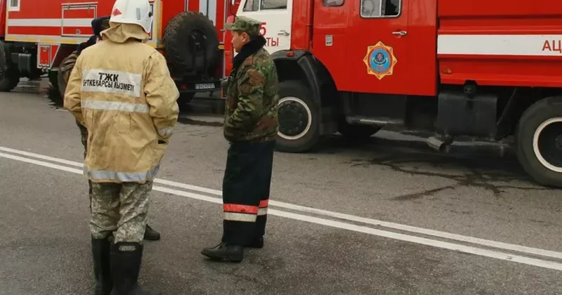 Пожар в 12 этажном доме в Алматы: 60 человек эвакуировано