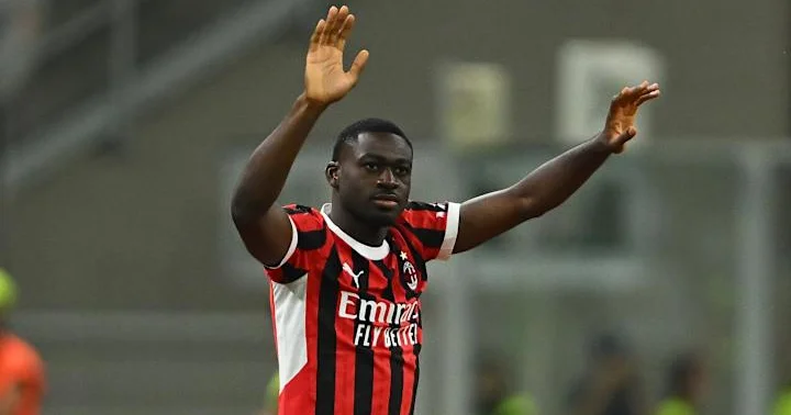 İstanbul nəhəngi Milan ın üzvünə elçi düşdü