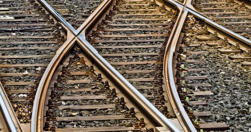 В Геранбое сотрудница АЖД скончалась после тяжелой травмы на железной дороге